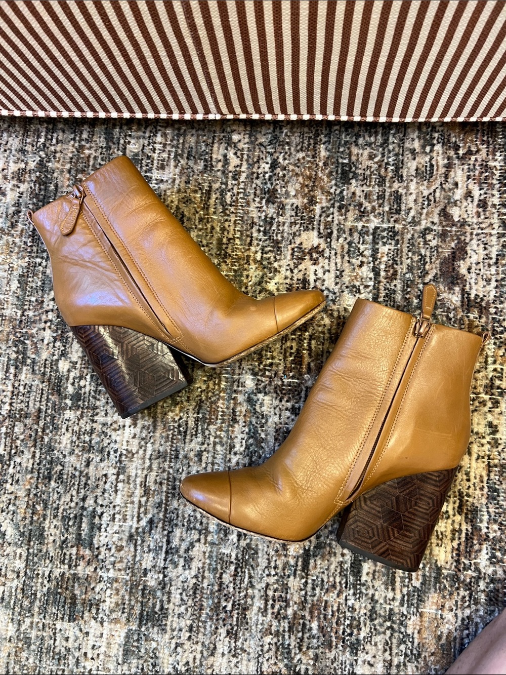 Tory Burch Groove Leather Block Heel Booties Size 7.5